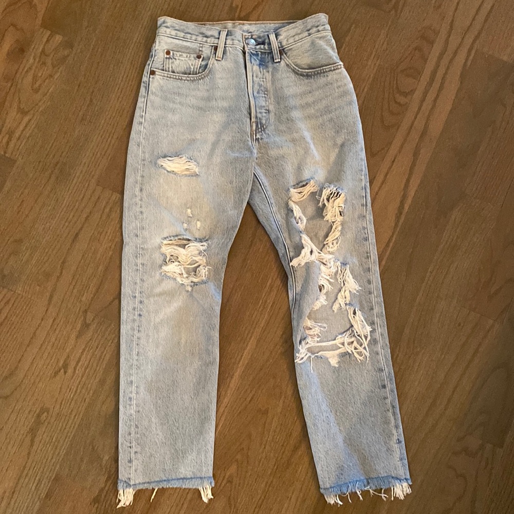 Levi Distressed 501 Jeans